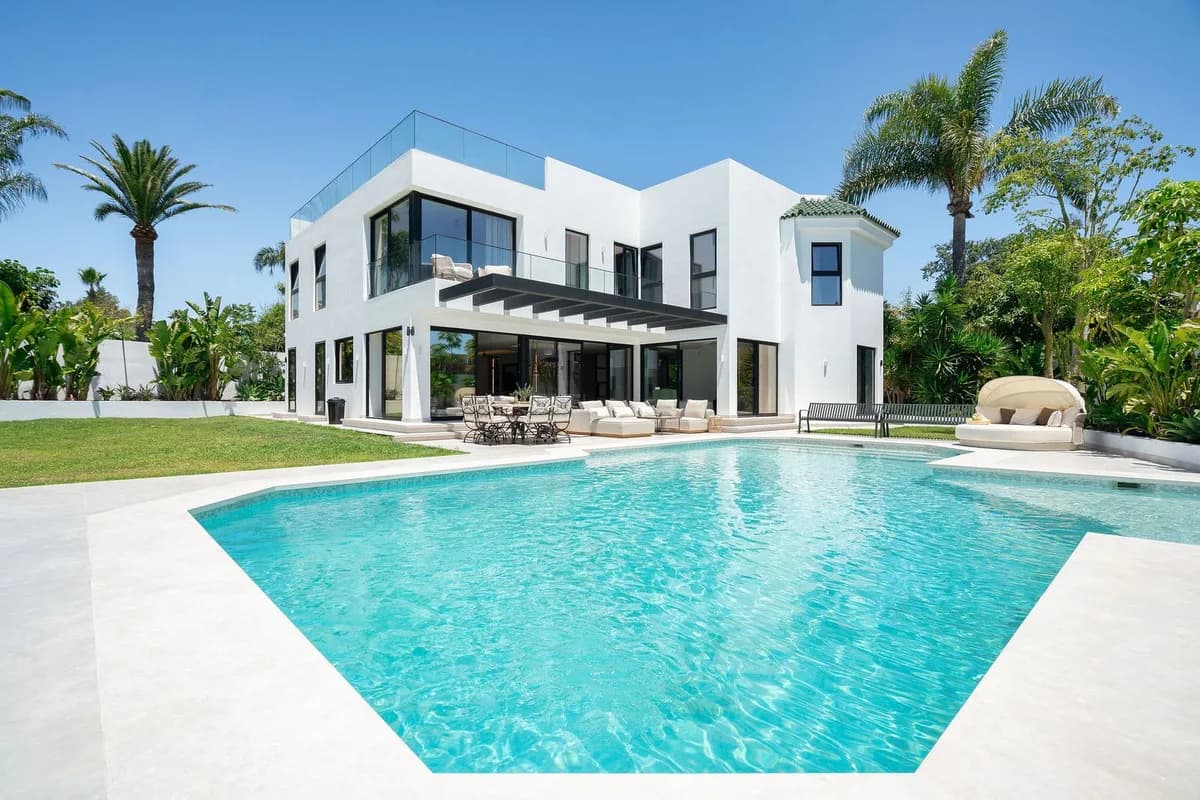 6 Bedroom Detached Villa for Sale in Bel Air, Málaga - Image 9