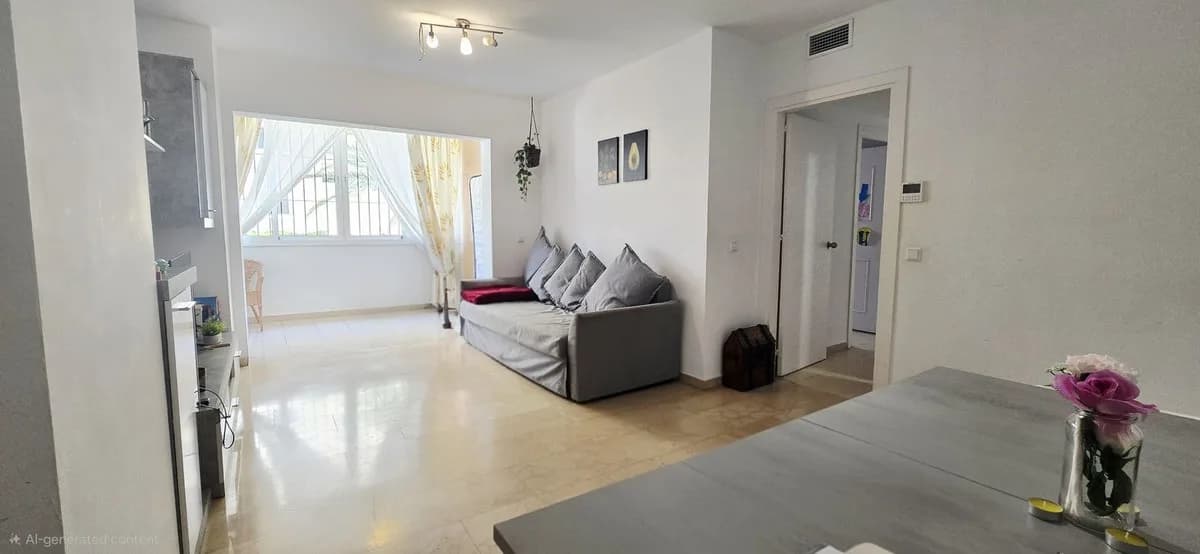 4 Bedroom Ground Floor Apartment for Sale in Fuengirola, Málaga - Image 3