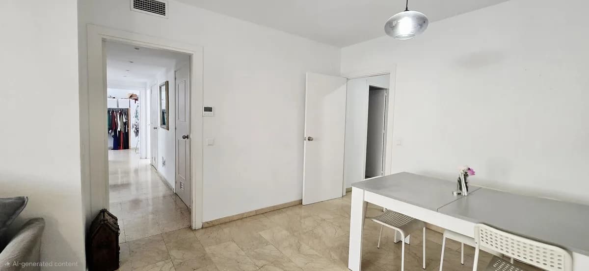 4 Bedroom Ground Floor Apartment for Sale in Fuengirola, Málaga - Image 6