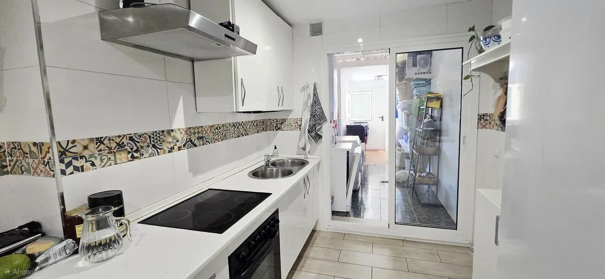 4 Bedroom Ground Floor Apartment for Sale in Fuengirola, Málaga - Image 8