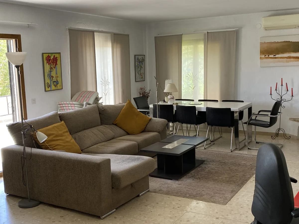 4 Bedroom Detached Villa for Sale in Mijas, Málaga - Image 2