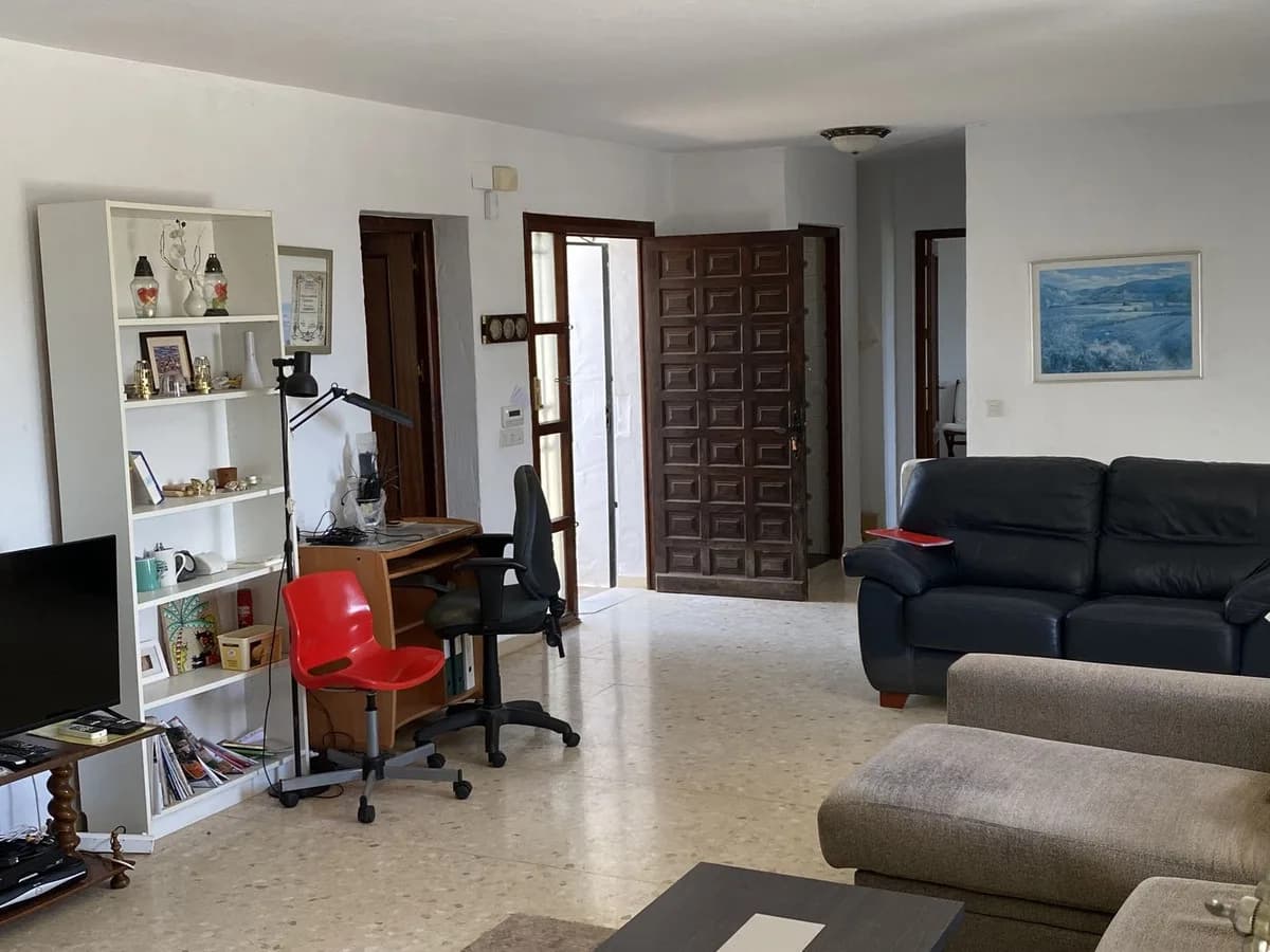 4 Bedroom Detached Villa for Sale in Mijas, Málaga - Image 3