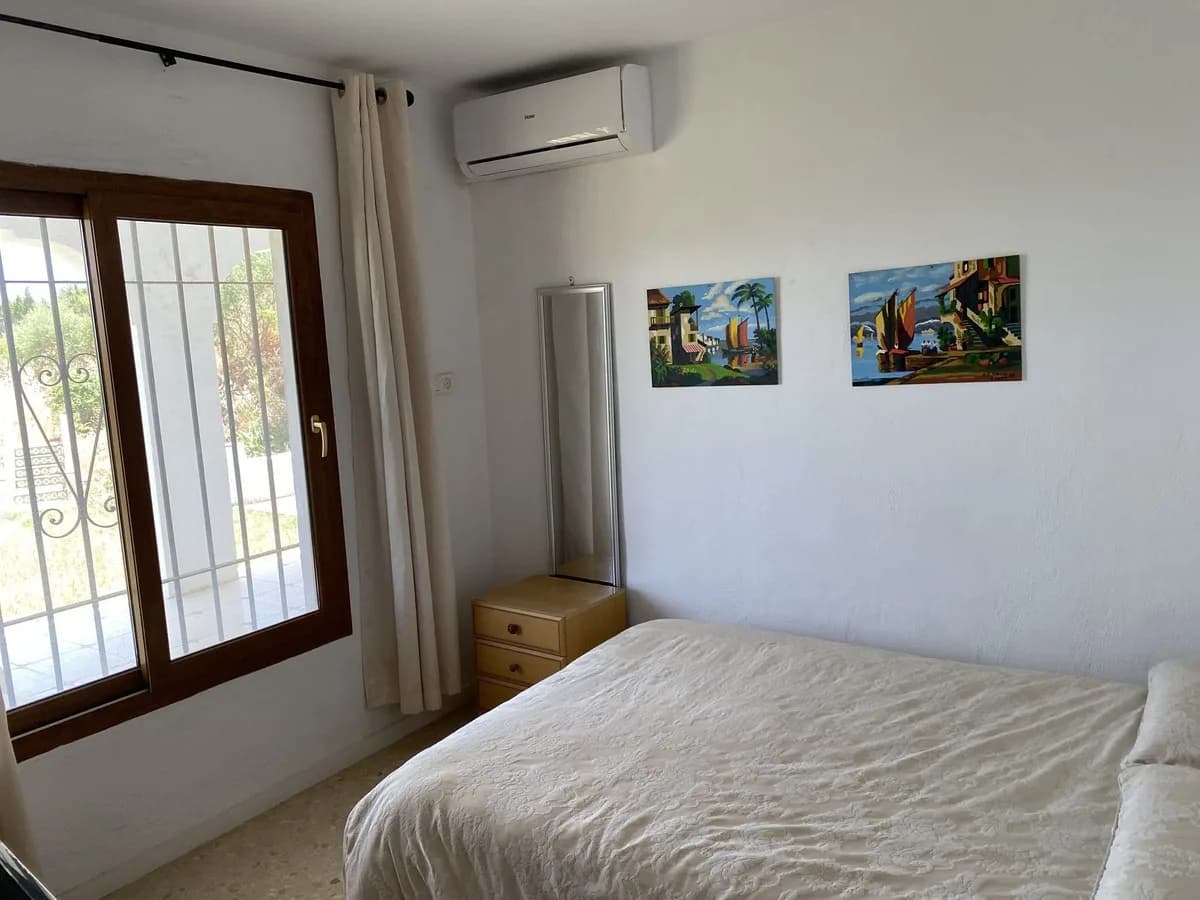 4 Bedroom Detached Villa for Sale in Mijas, Málaga - Image 7