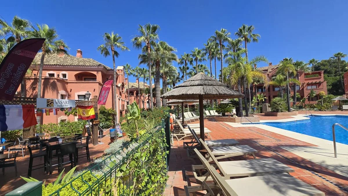 2 Bedroom Ground Floor Apartment for Sale in Puerto Banús, Málaga - Image 2