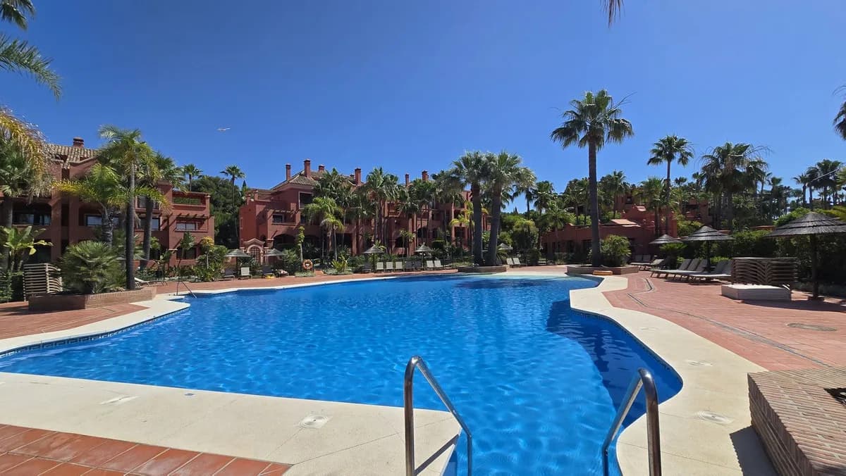 2 Bedroom Ground Floor Apartment for Sale in Puerto Banús, Málaga - Image 3