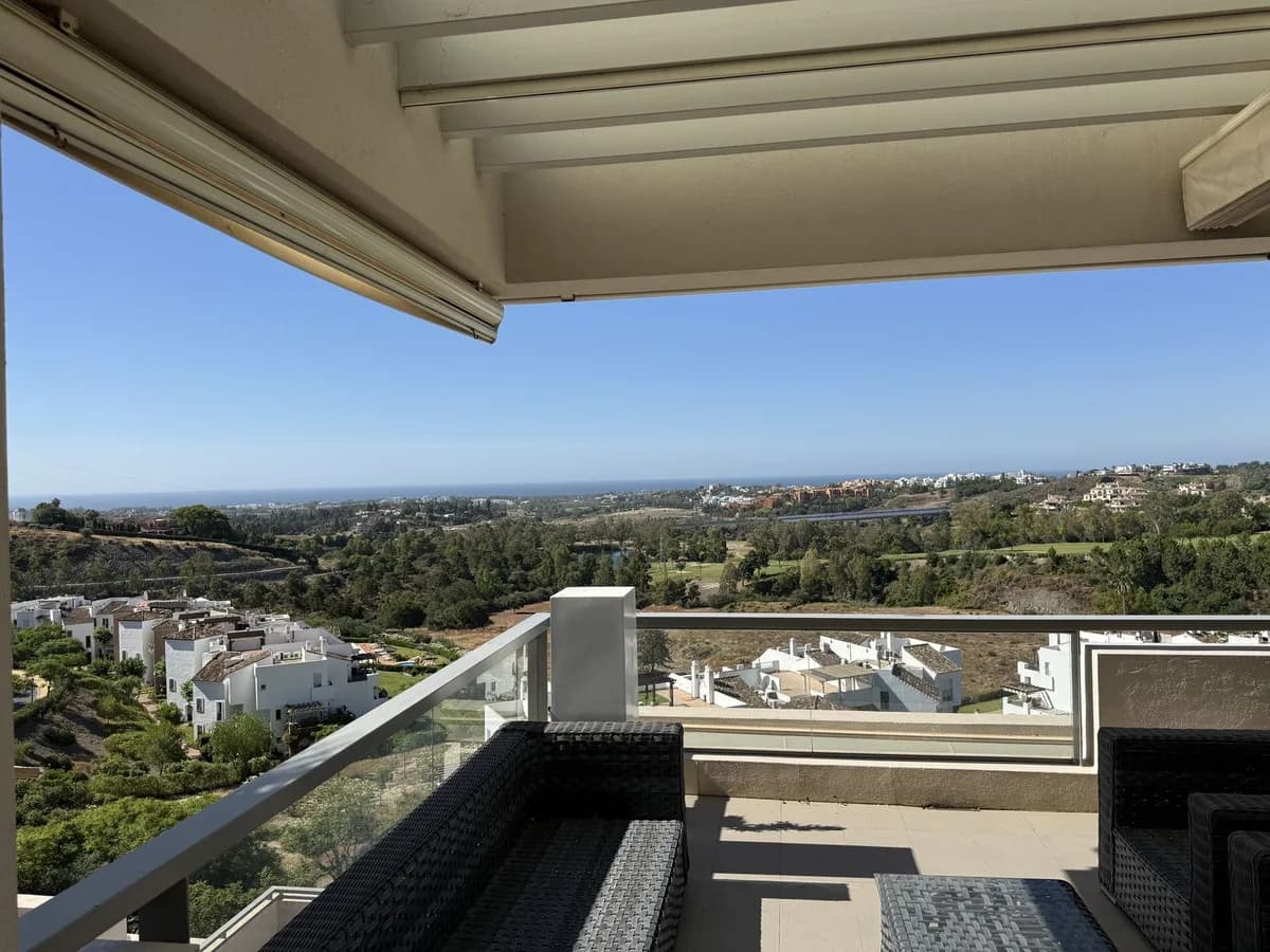 2 Bedroom Penthouse for Sale in Los Arqueros, Málaga - Image 4