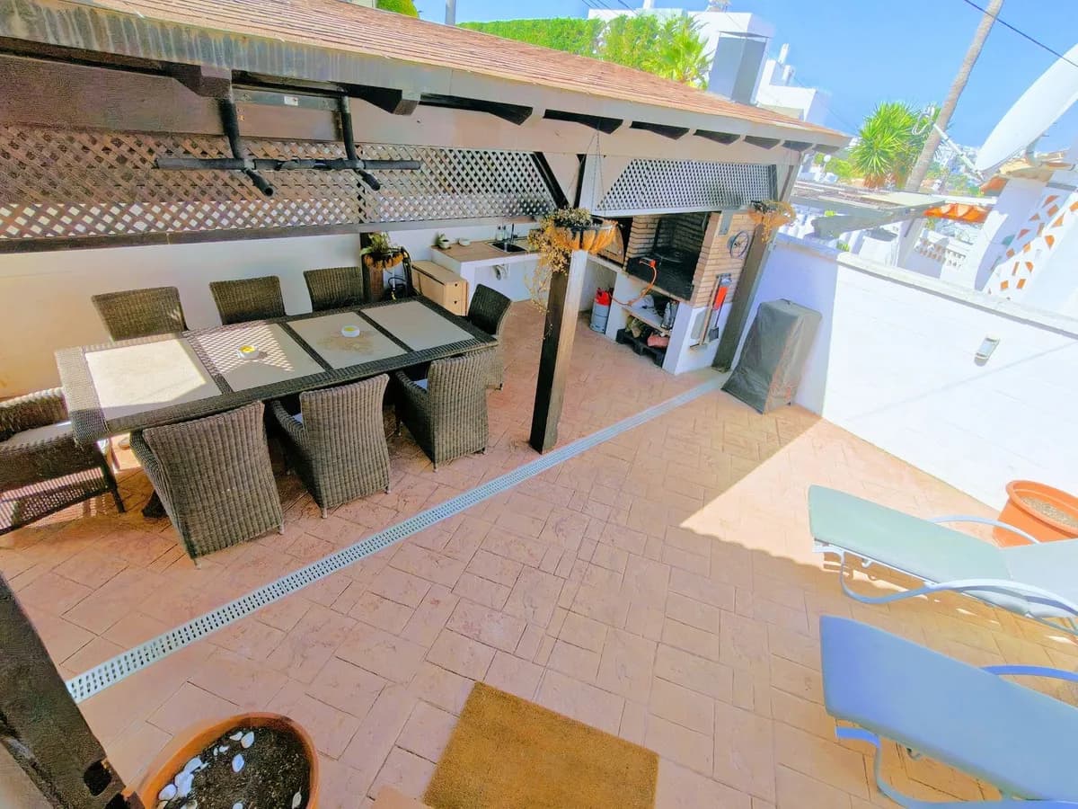 2 Bedroom Detached Villa for Sale in El Faro, Málaga - Image 2