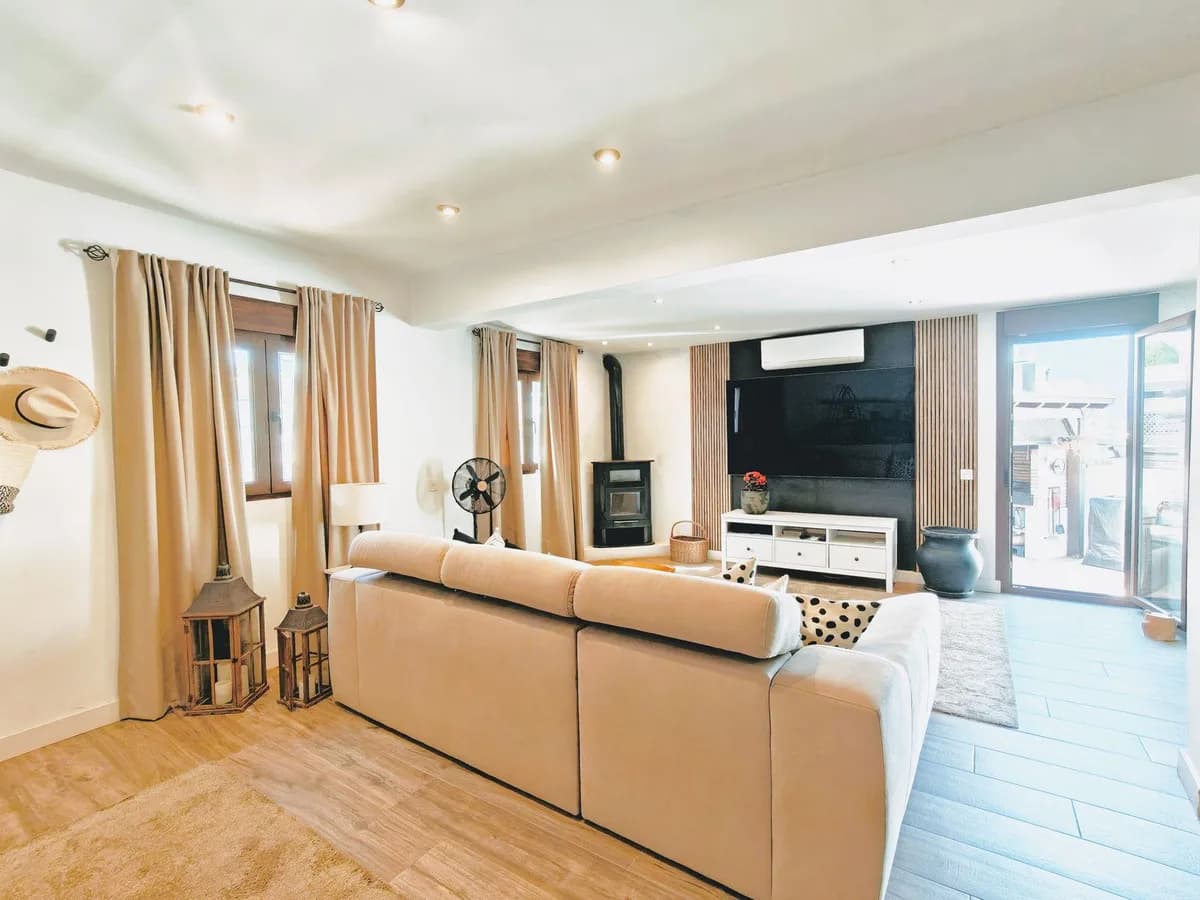 2 Bedroom Detached Villa for Sale in El Faro, Málaga - Image 8