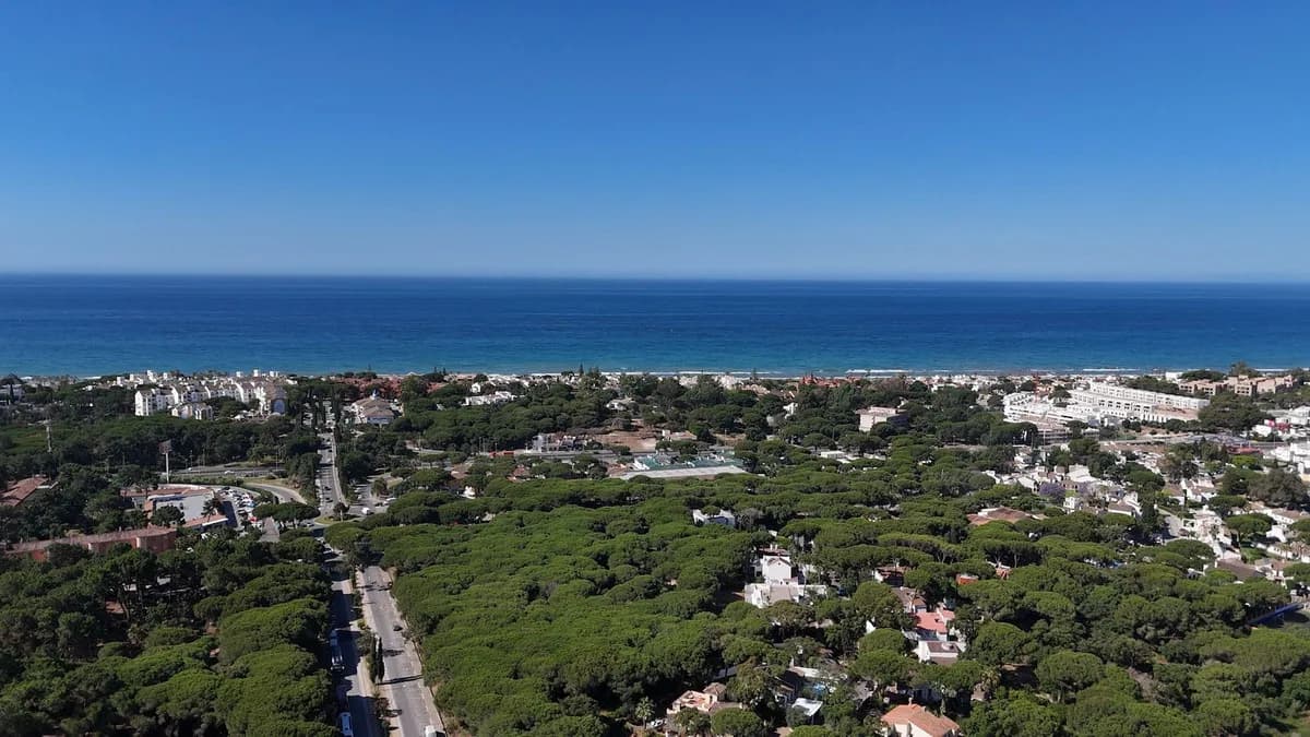 4 Bedroom Penthouse Duplex for Sale in Elviria, Málaga - Image 2