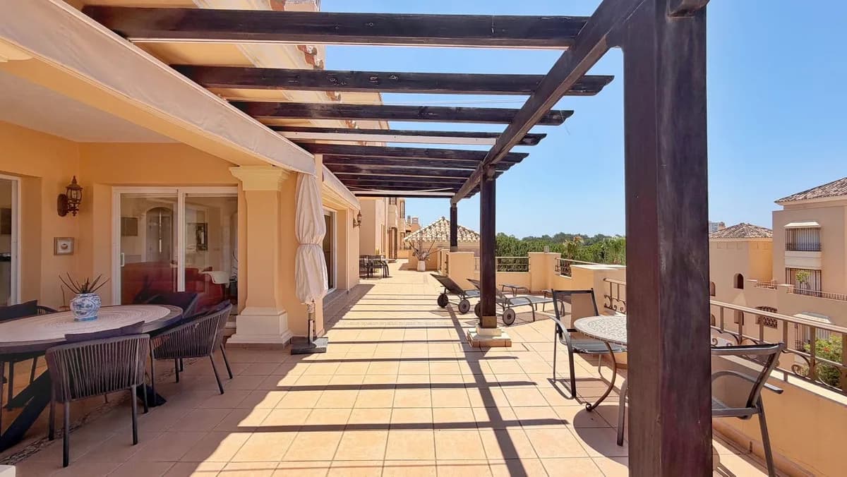 4 Bedroom Penthouse Duplex for Sale in Elviria, Málaga - Image 3