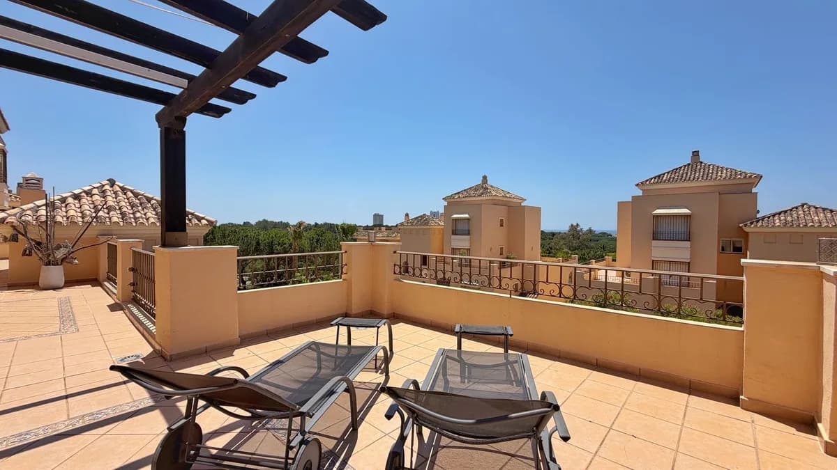 4 Bedroom Penthouse Duplex for Sale in Elviria, Málaga - Image 5