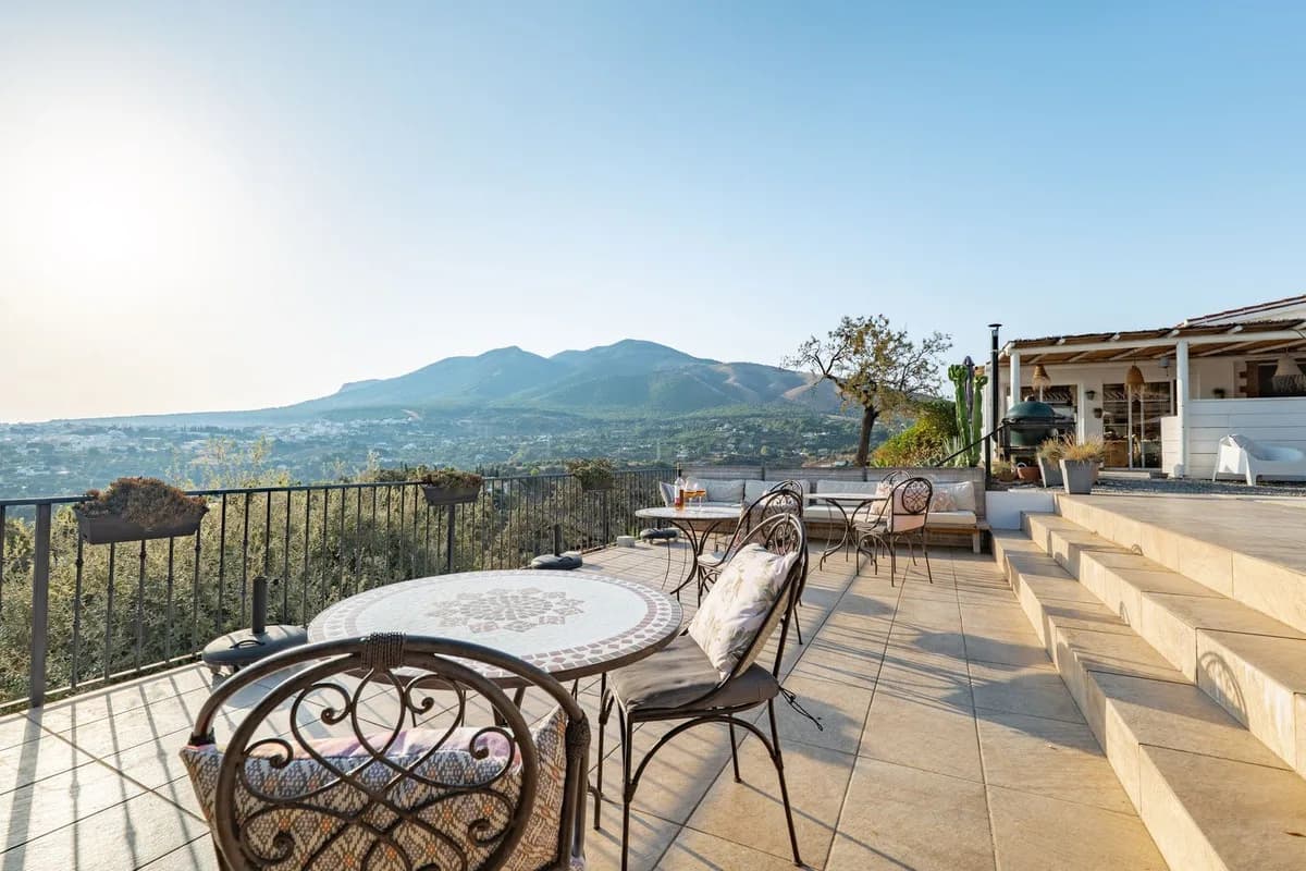 4 Bedroom Detached Villa for Sale in Alhaurín el Grande, Málaga - Image 5