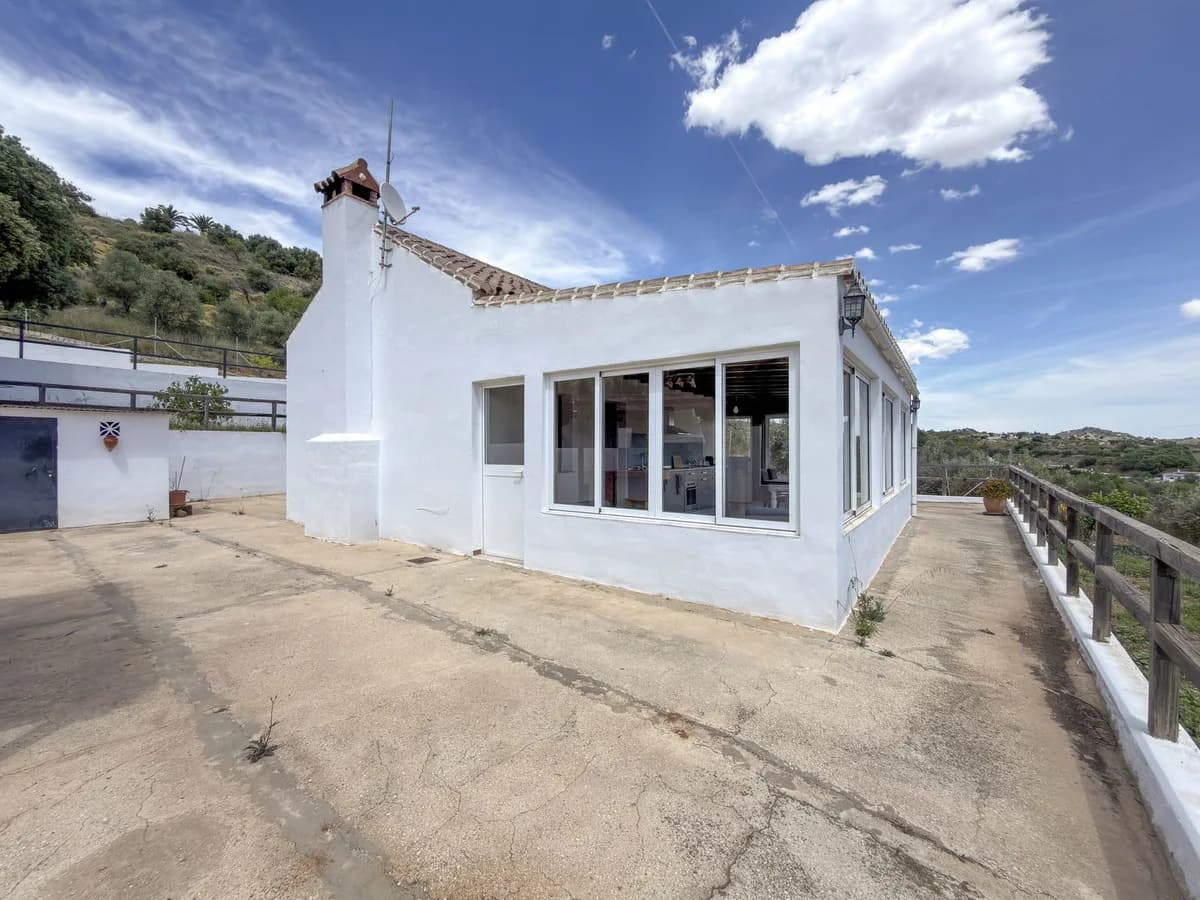 2 Bedroom Finca - Cortijo for Sale in Monda, Málaga - Image 4