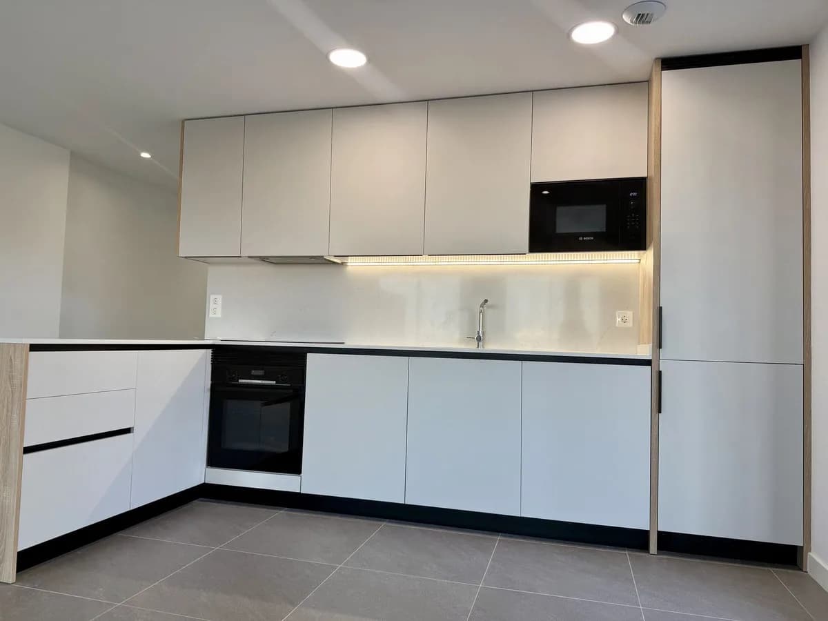 2 Bedroom Ground Floor Apartment for Sale in El Faro, Málaga - Image 3