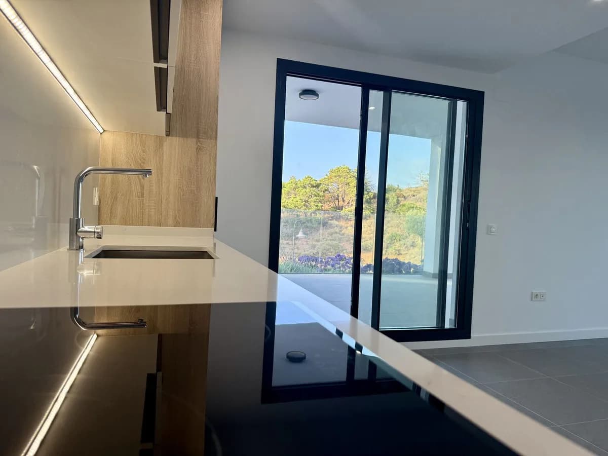 2 Bedroom Ground Floor Apartment for Sale in El Faro, Málaga - Image 4