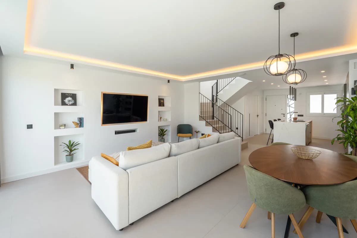3 Bedroom Townhouse for Sale in Nueva Andalucía, Málaga - Image 2