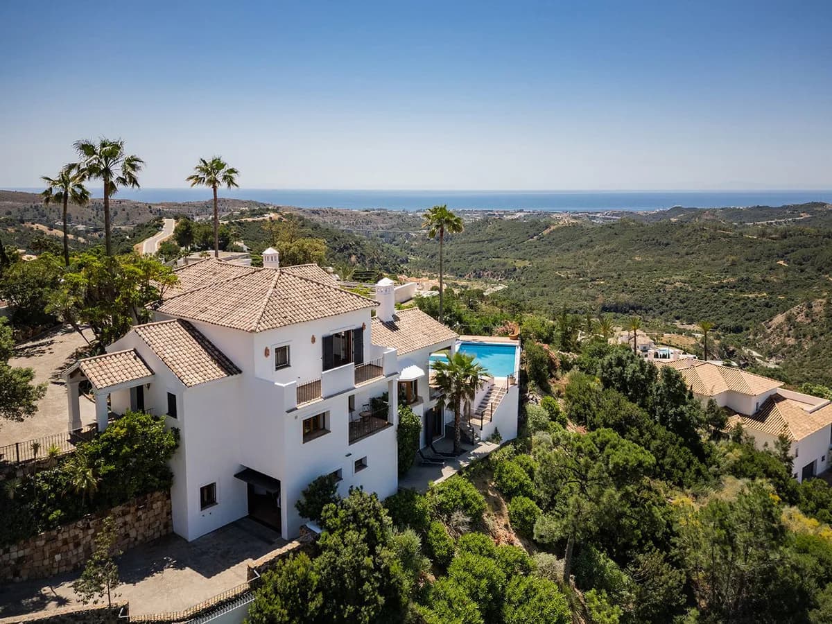 5 Bedroom Detached Villa for Sale in Benahavís, Málaga