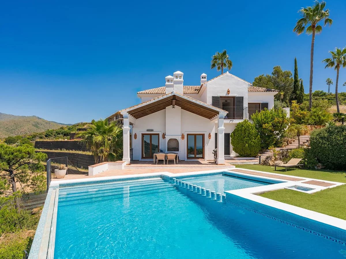 5 Bedroom Detached Villa for Sale in Benahavís, Málaga - Image 2