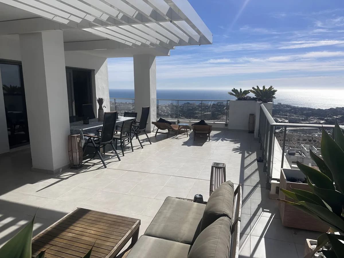 4 Bedroom Penthouse Duplex for Sale in Benalmadena, Málaga - Image 7