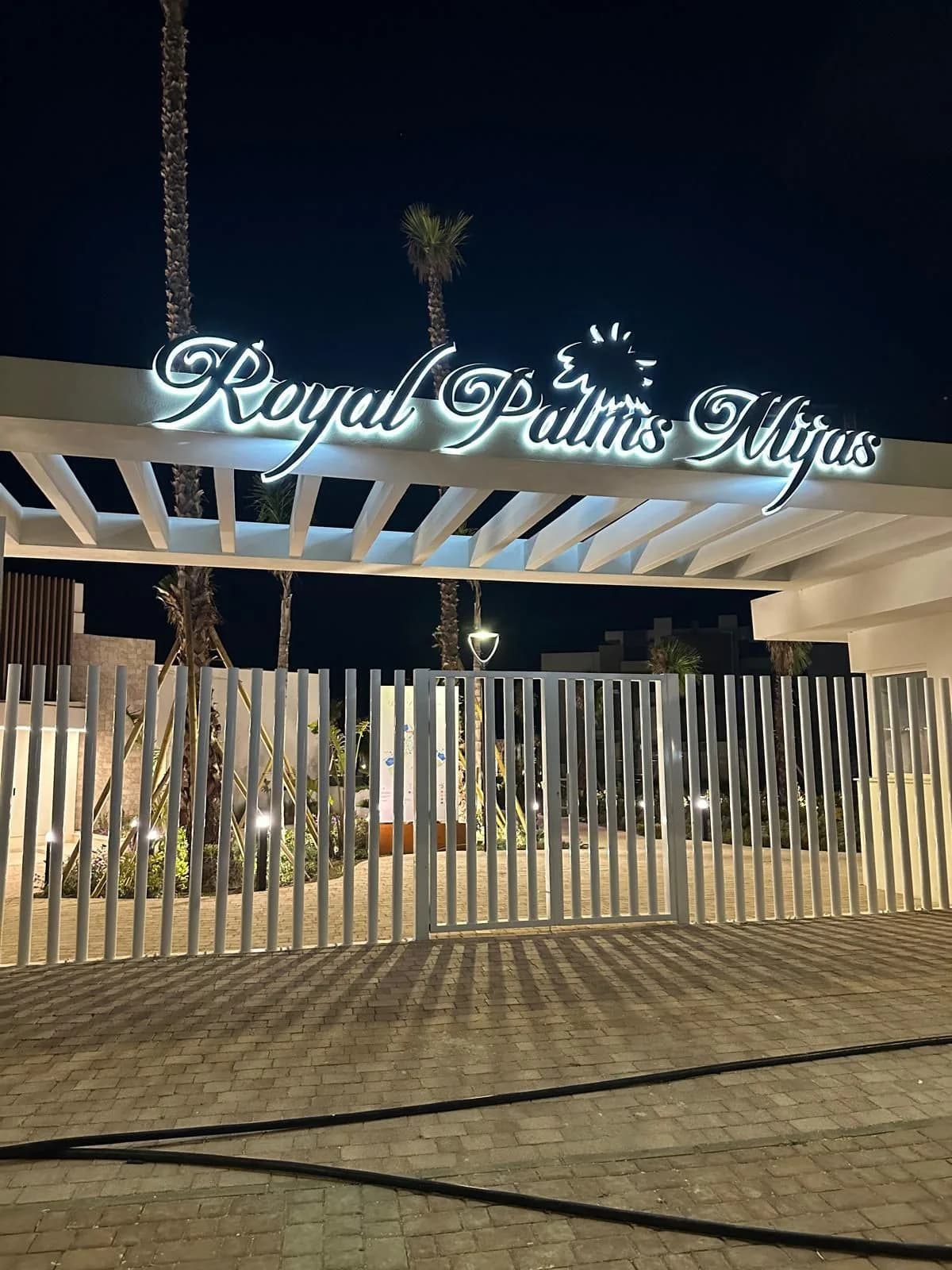 3 Bedroom Penthouse Duplex for Sale in La Cala de Mijas, Málaga - Image 2