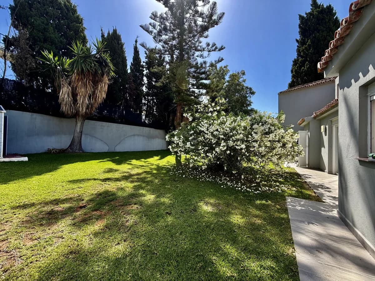 4 Bedroom Detached Villa for Sale in Cabopino, Málaga - Image 9