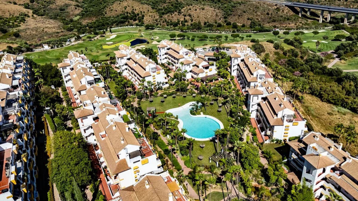 2 Bedroom Ground Floor Apartment for Sale in Calanova Golf, Málaga - Image 6