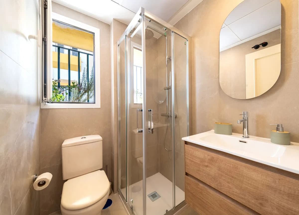 2 Bedroom Ground Floor Apartment for Sale in Calanova Golf, Málaga - Image 8