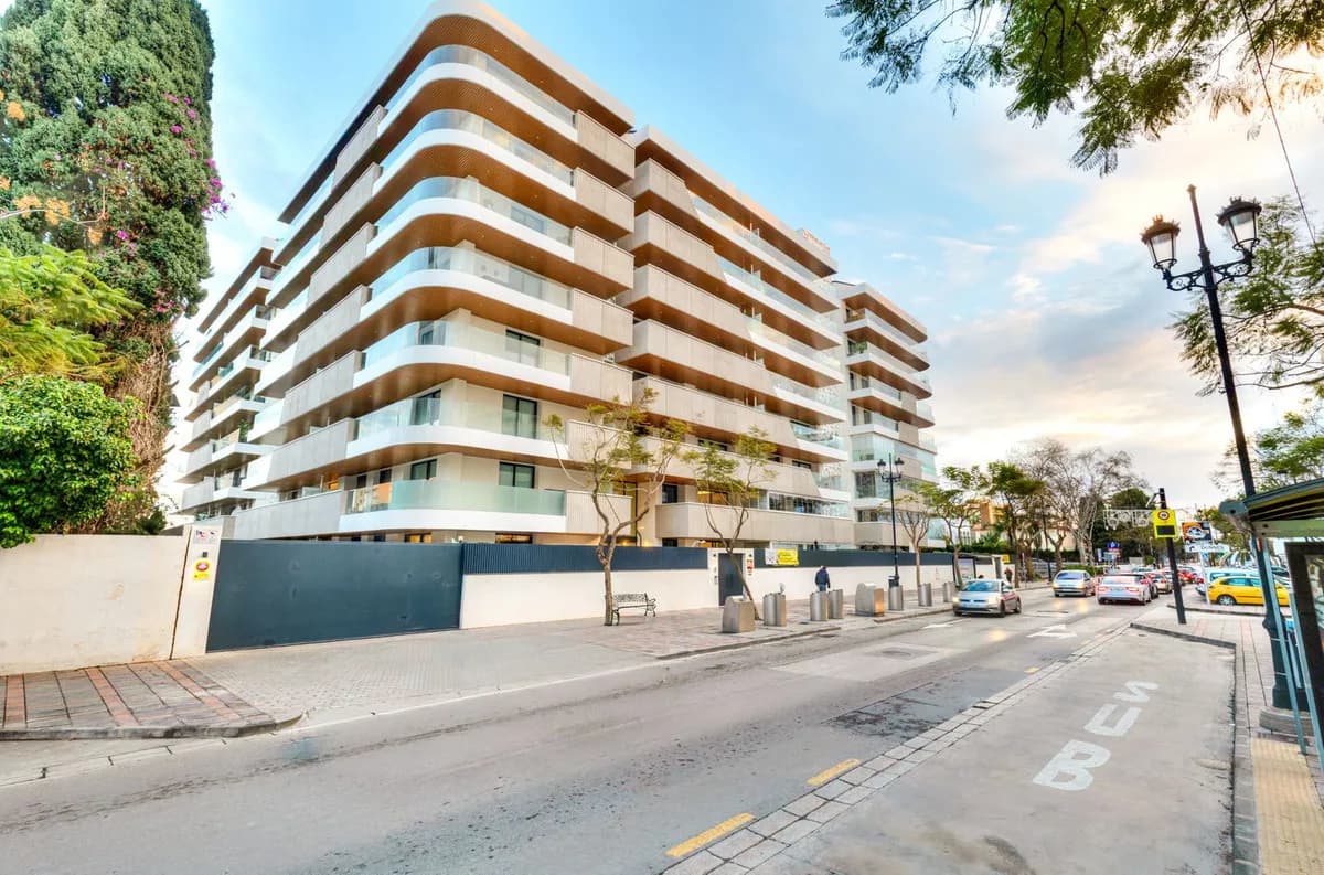 2 Bedroom Ground Floor Apartment for Sale in Fuengirola, Málaga