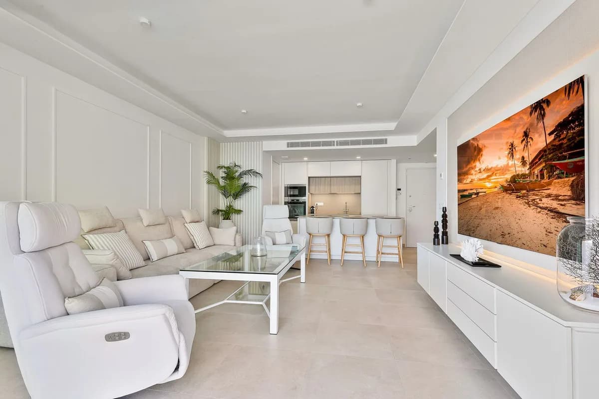2 Bedroom Ground Floor Apartment for Sale in Fuengirola, Málaga - Image 3