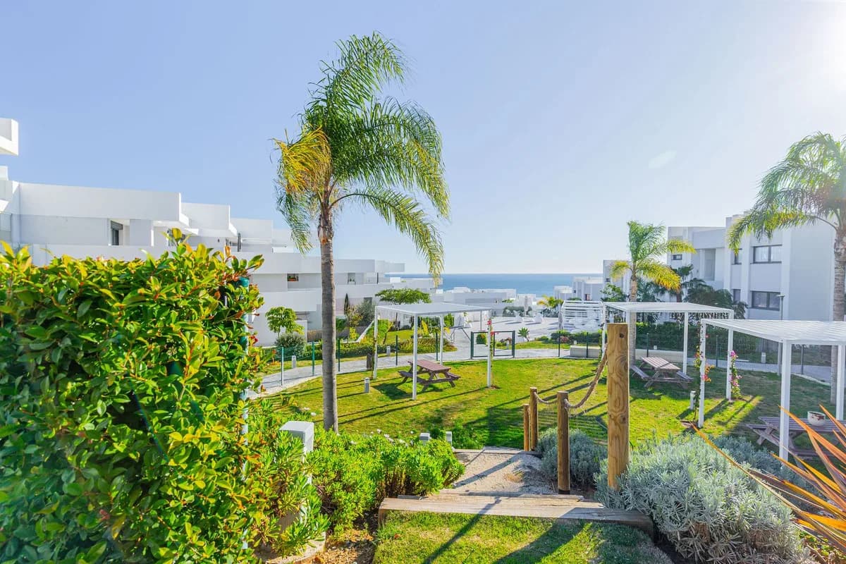 3 Bedroom Penthouse Duplex for Sale in Estepona, Málaga - Image 4