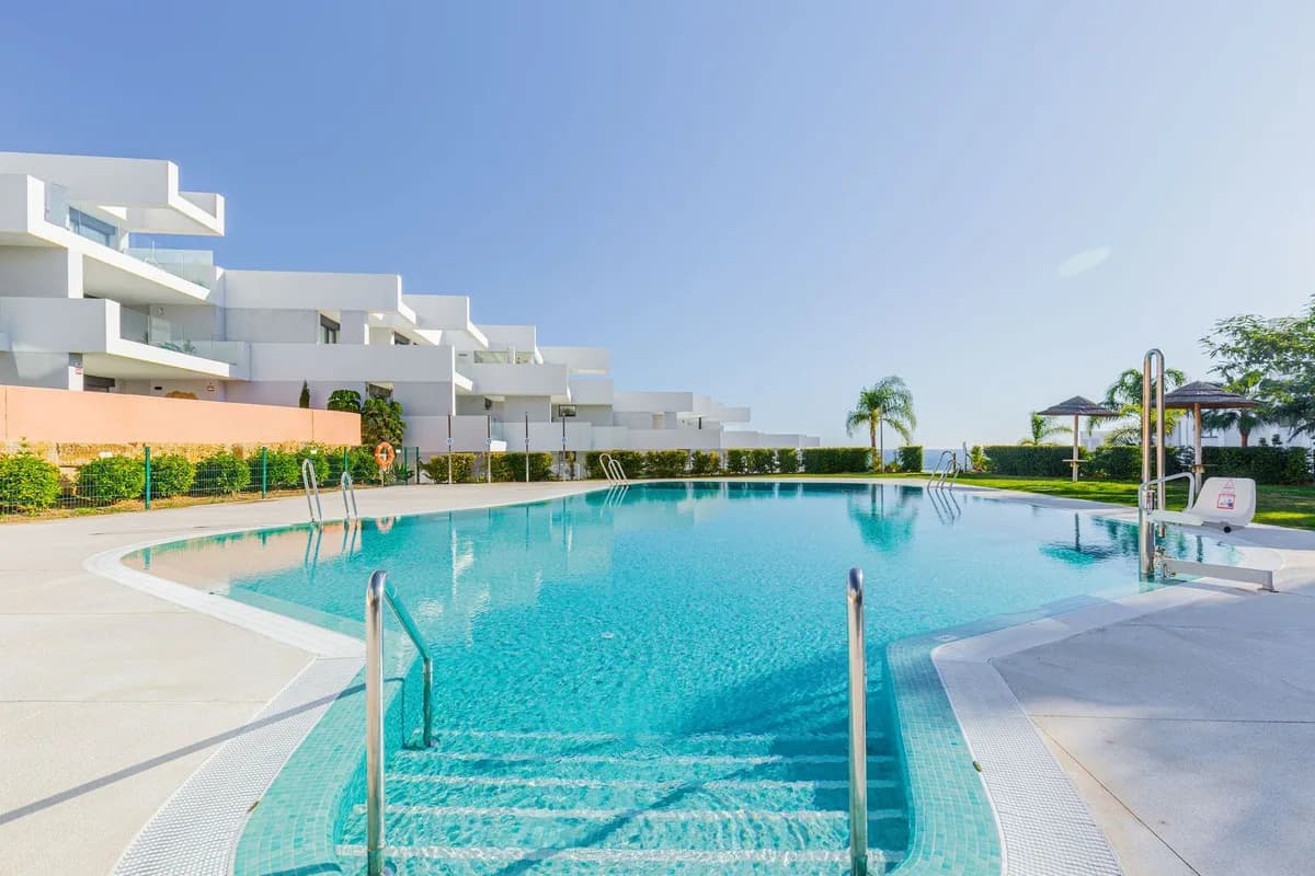 3 Bedroom Penthouse Duplex for Sale in Estepona, Málaga - Image 5