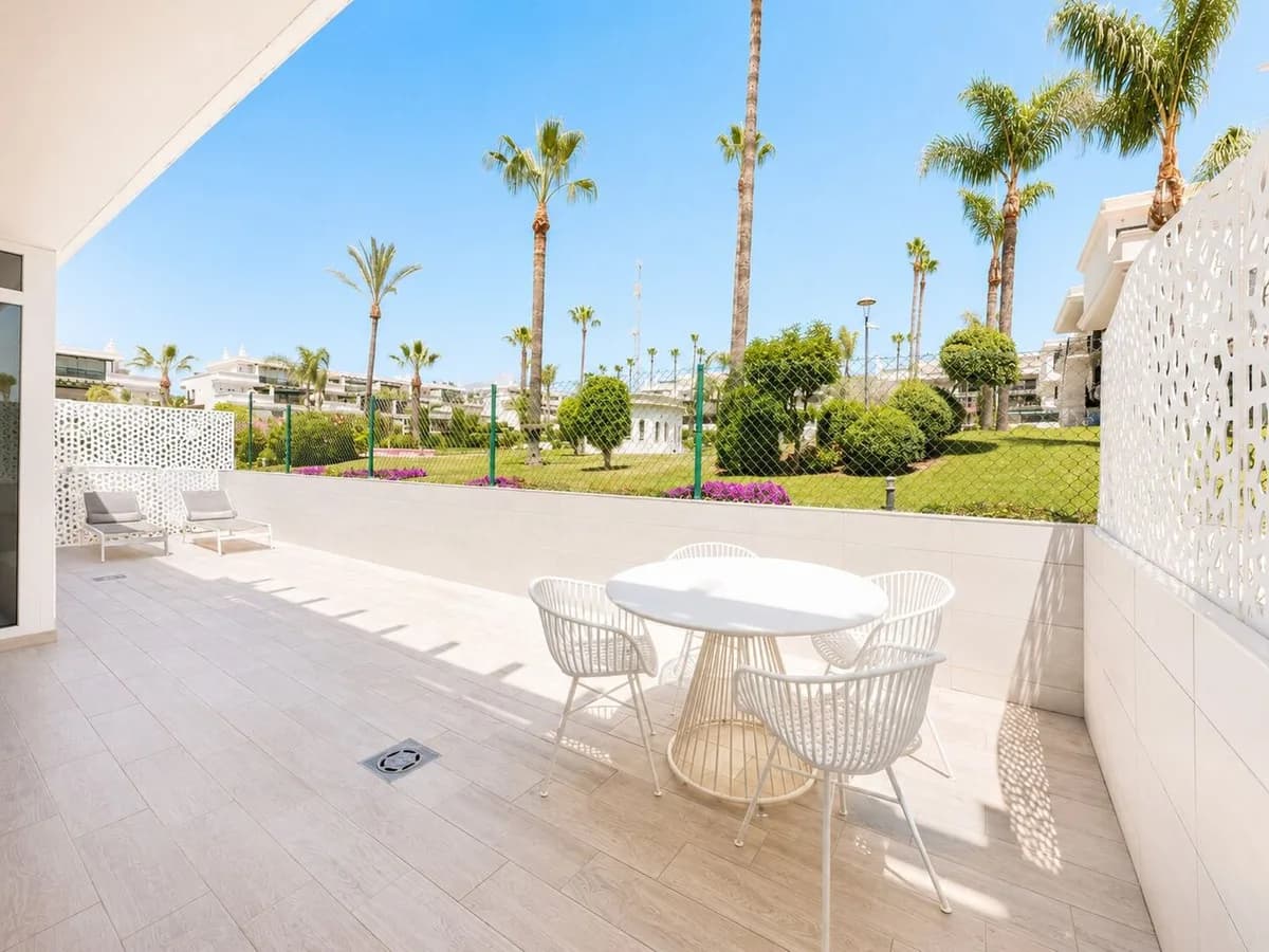 2 Bedroom Ground Floor Apartment for Sale in Puerto Banús, Málaga - Image 5