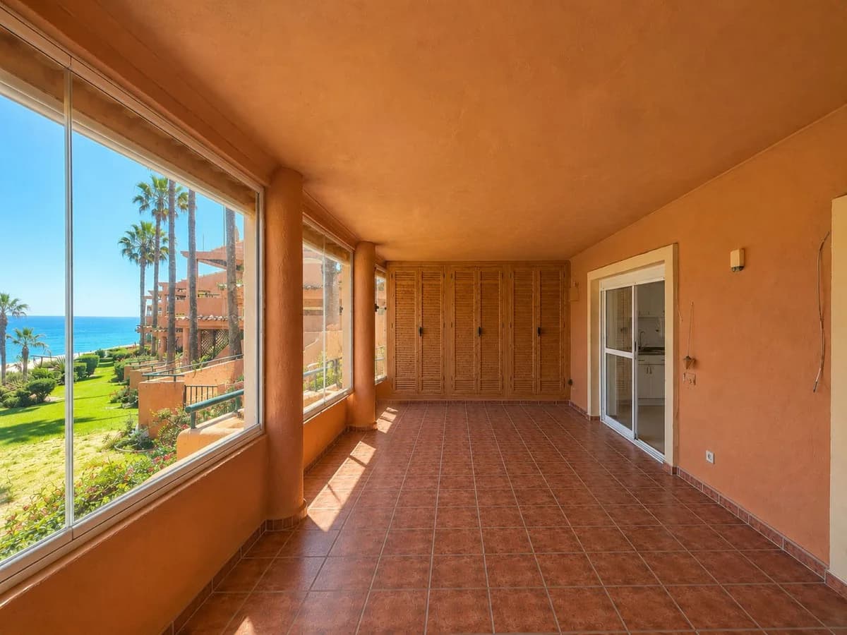 3 Bedroom Ground Floor Apartment for Sale in Estepona, Málaga