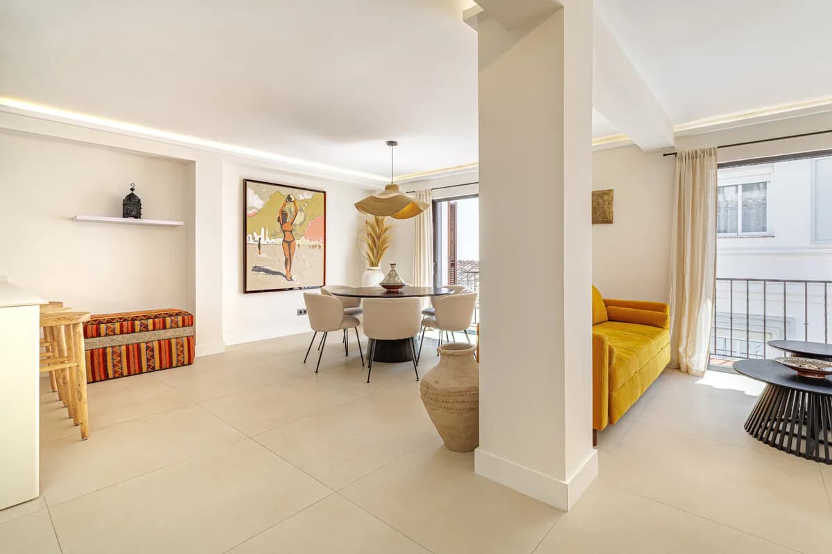 3 Bedroom Middle Floor Apartment for Sale in Marbella, Málaga