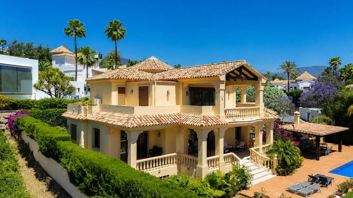 5 Bedroom Detached Villa for Sale in La Quinta, Málaga - Image 2