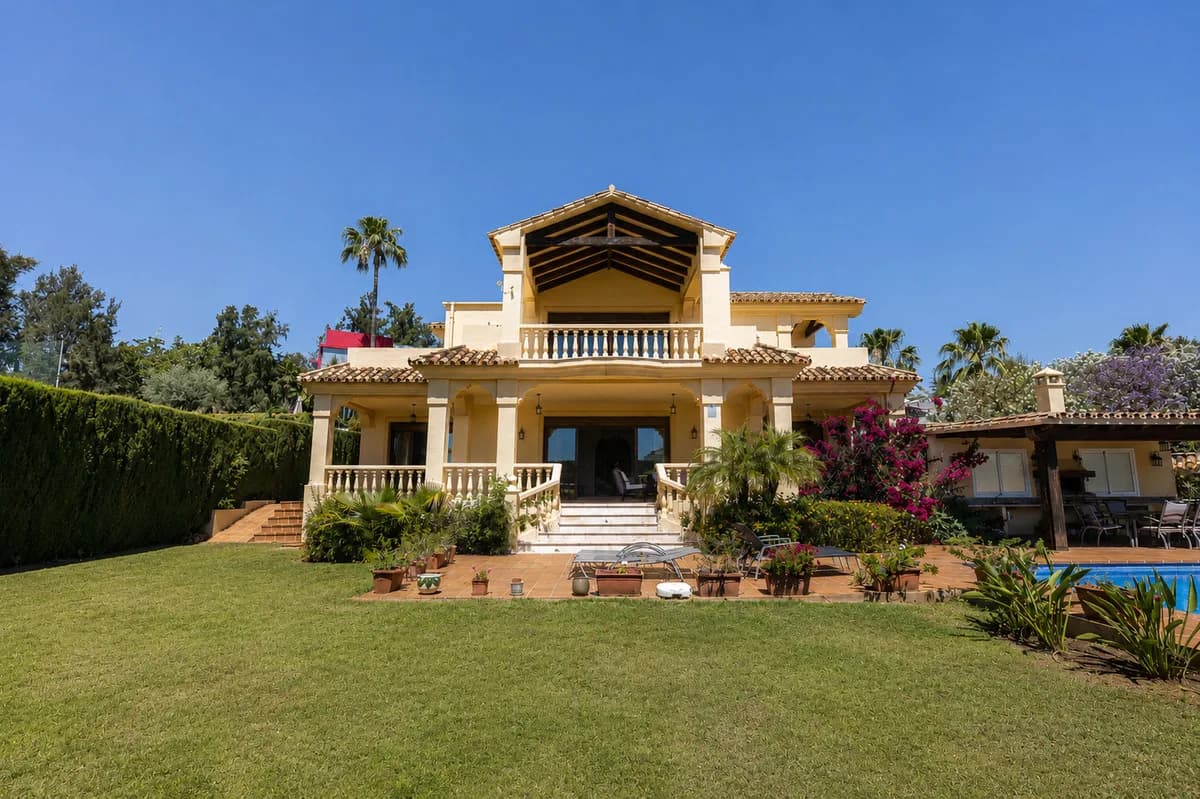 5 Bedroom Detached Villa for Sale in La Quinta, Málaga - Image 3
