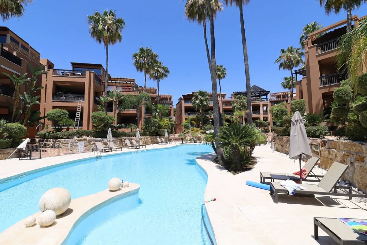 4 Bedroom Ground Floor Apartment for Sale in San Pedro de Alcántara, Málaga - Image 3