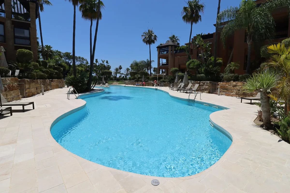 4 Bedroom Ground Floor Apartment for Sale in San Pedro de Alcántara, Málaga - Image 4
