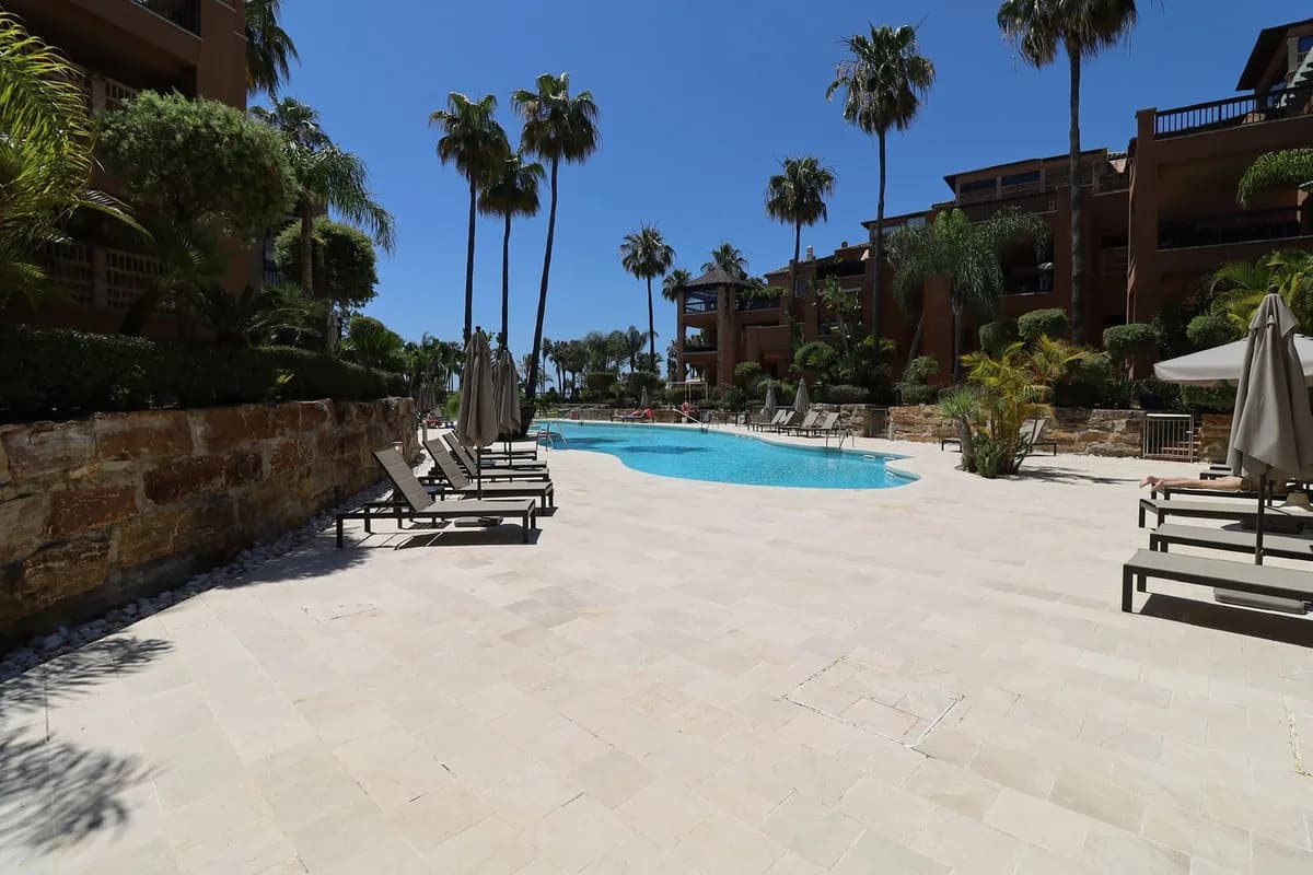 4 Bedroom Ground Floor Apartment for Sale in San Pedro de Alcántara, Málaga - Image 6
