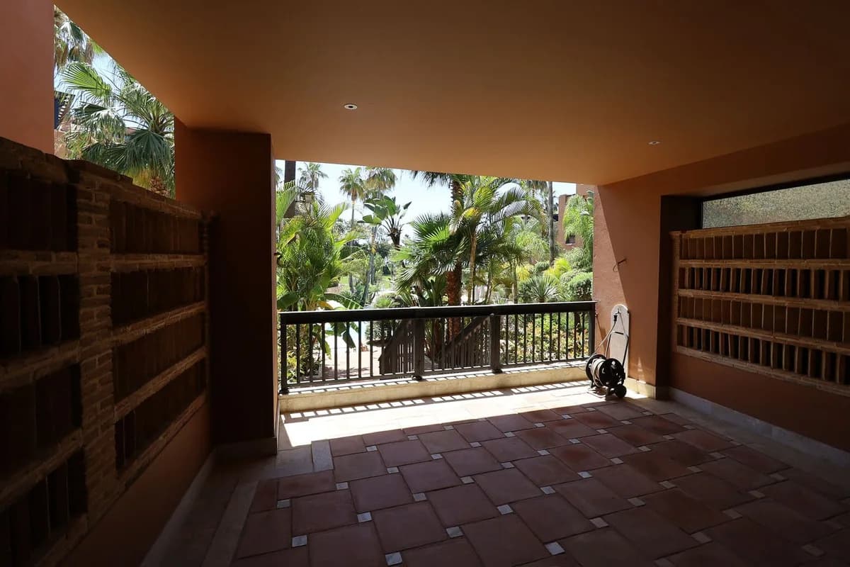 4 Bedroom Ground Floor Apartment for Sale in San Pedro de Alcántara, Málaga - Image 9