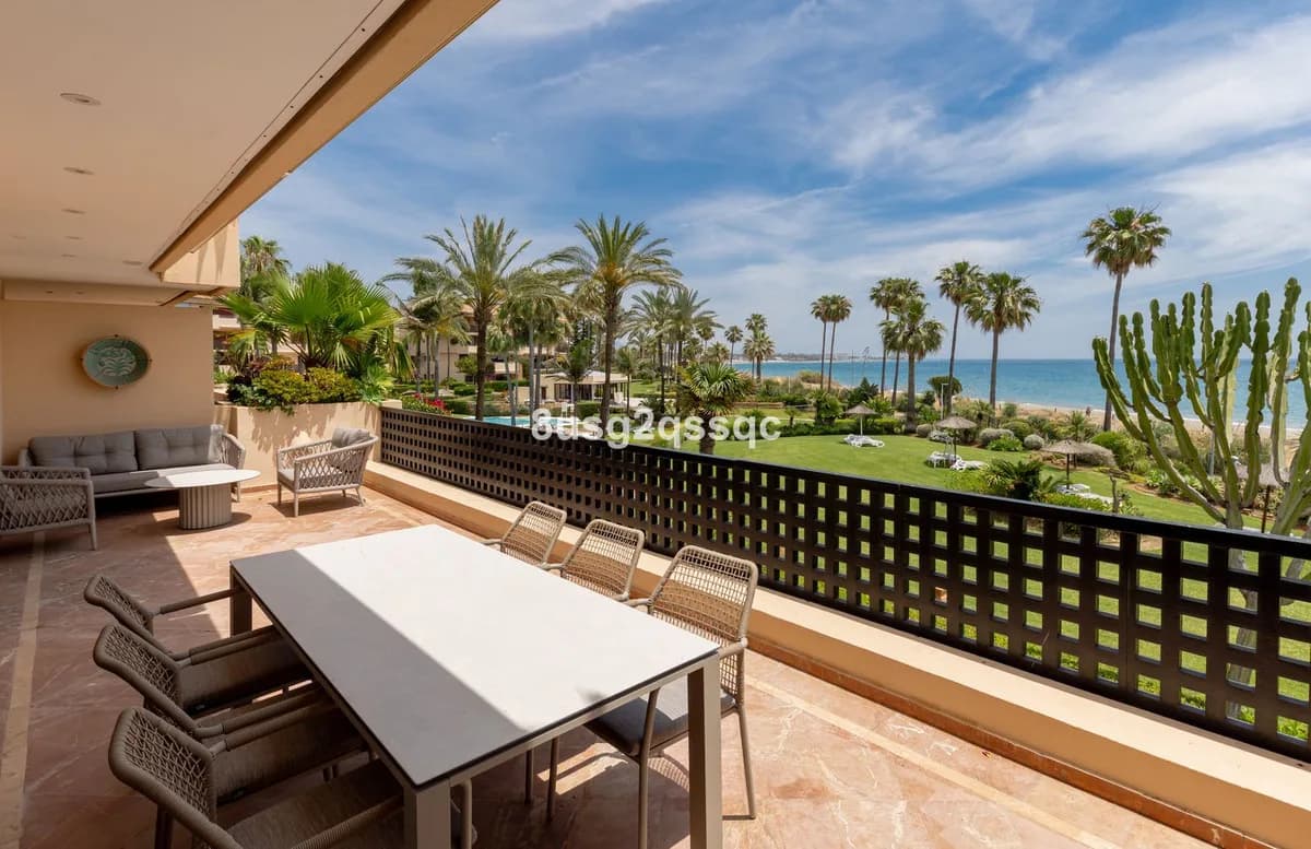 2 Bedroom Middle Floor Apartment for Sale in Costalita, Málaga