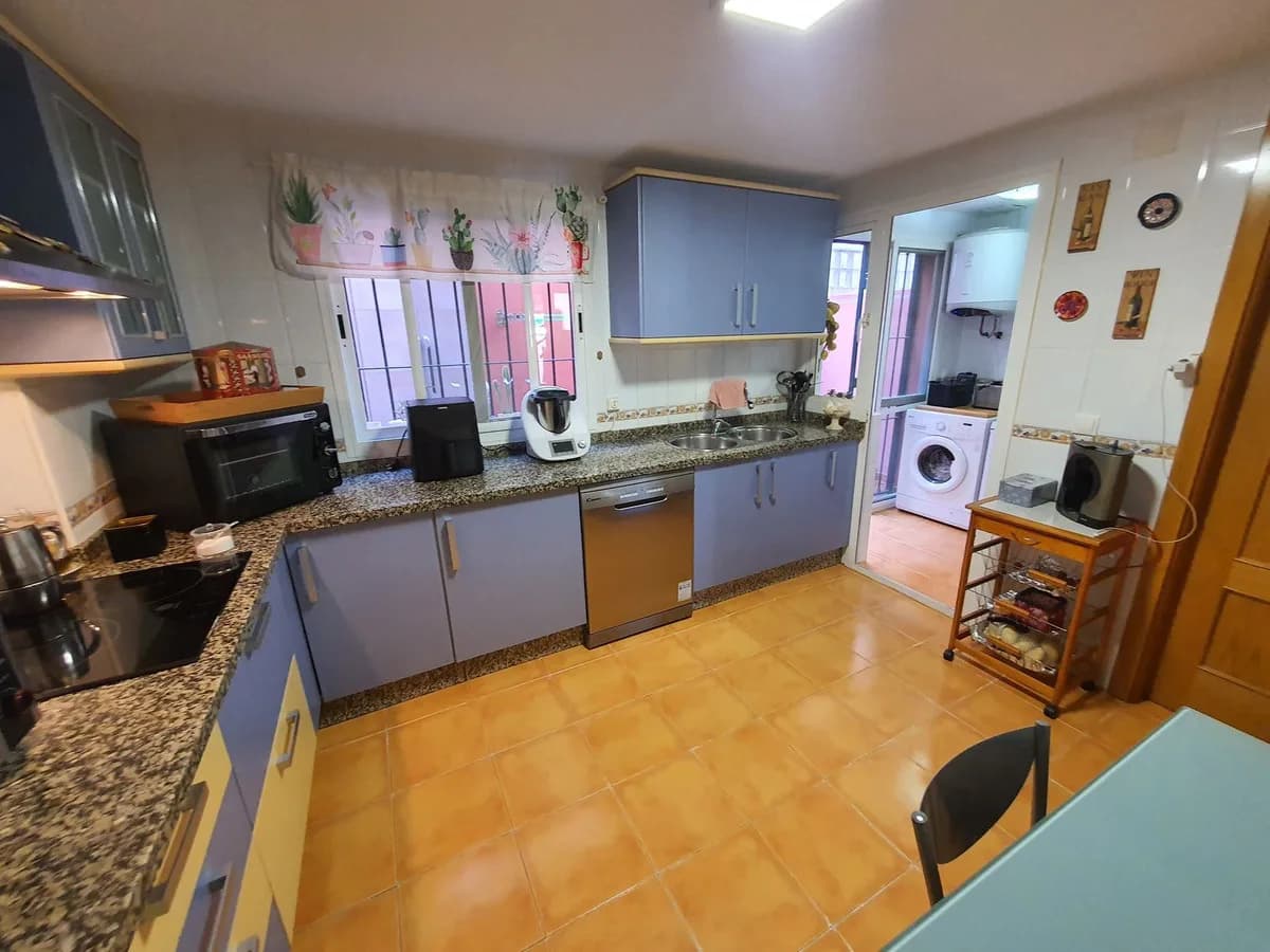 4 Bedroom Townhouse for Sale in Churriana, Málaga - Image 5