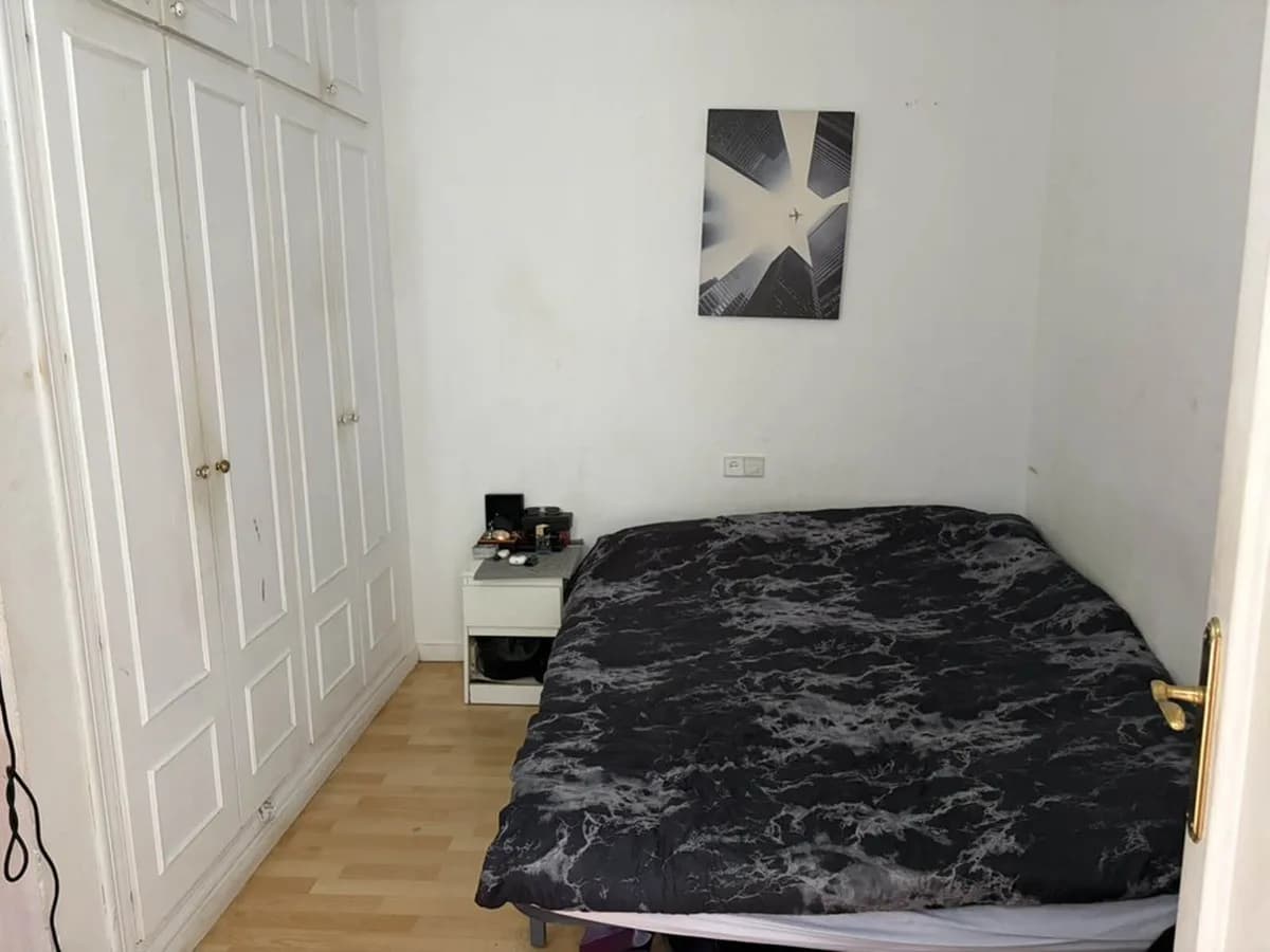 2 Bedroom Middle Floor Apartment for Sale in Nueva Andalucía, Málaga - Image 6