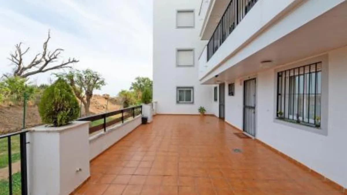 2 Bedroom Ground Floor Apartment for Sale in Casares, Málaga - Image 6
