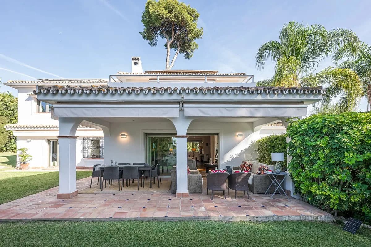 5 Bedroom Detached Villa for Sale in Los Monteros, Málaga - Image 7