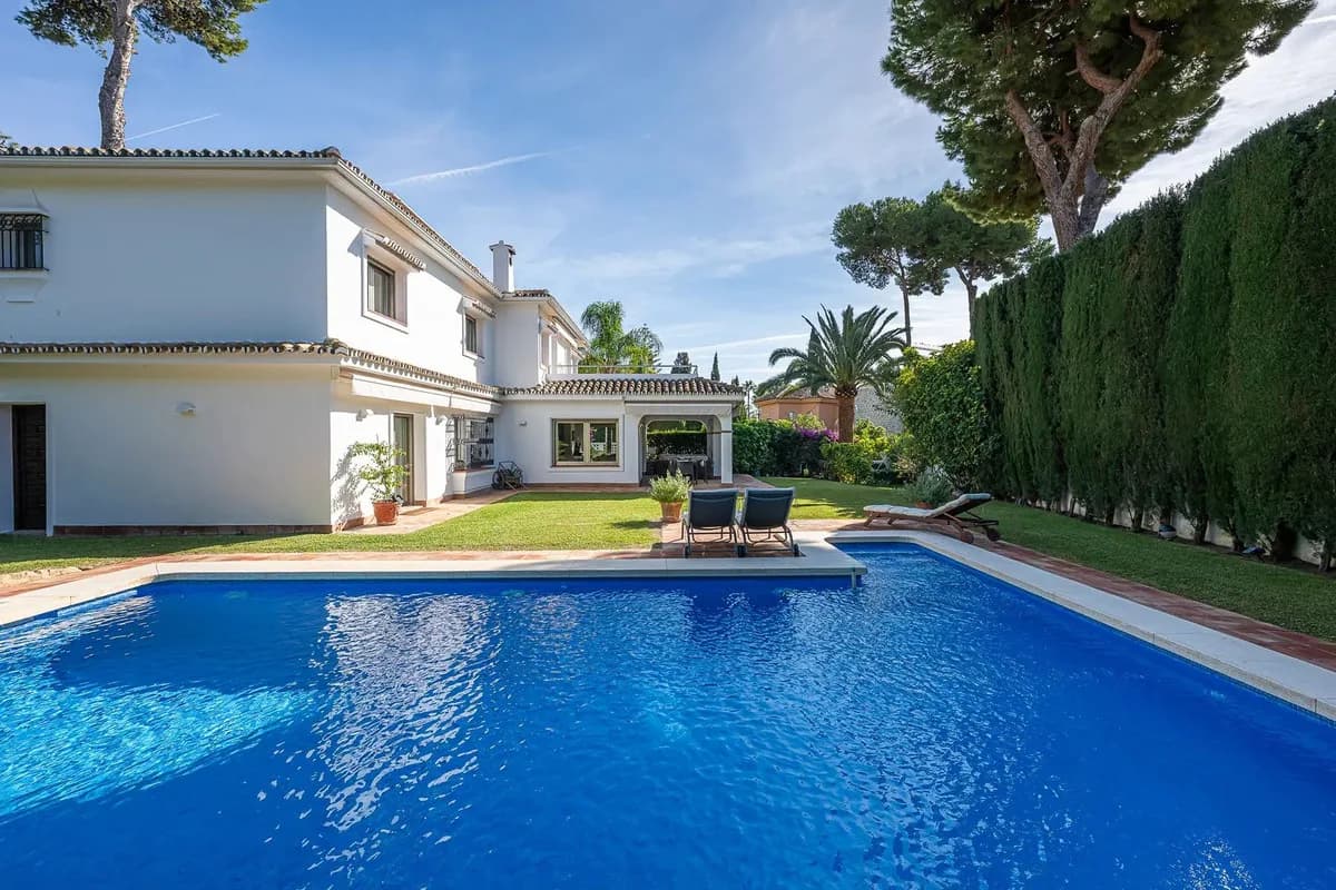 5 Bedroom Detached Villa for Sale in Los Monteros, Málaga - Image 8