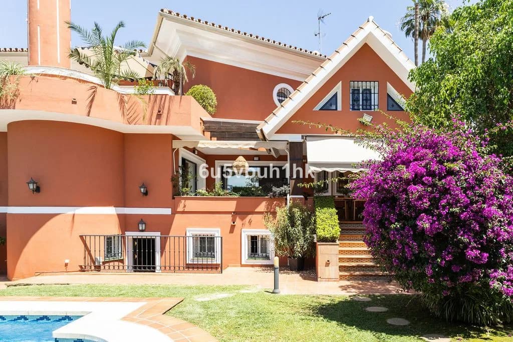 5 Bedroom Detached Villa for Sale in Alhaurín de la Torre, Málaga