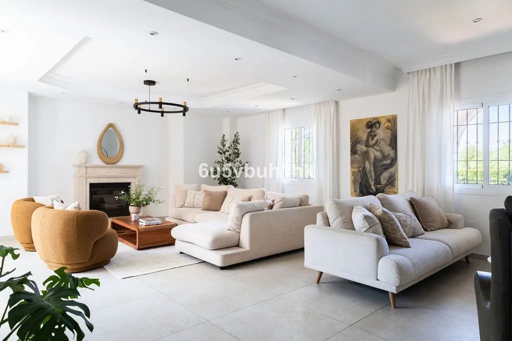 5 Bedroom Detached Villa for Sale in Alhaurín de la Torre, Málaga - Image 7