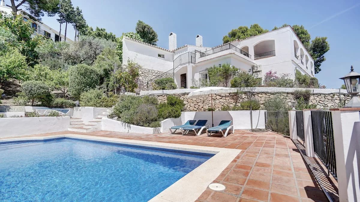 5 Bedroom Detached Villa for Sale in Mijas, Málaga