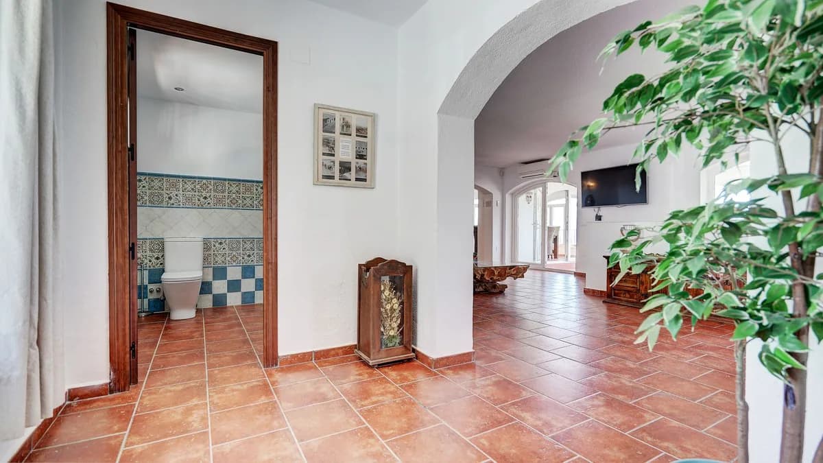 5 Bedroom Detached Villa for Sale in Mijas, Málaga - Image 4